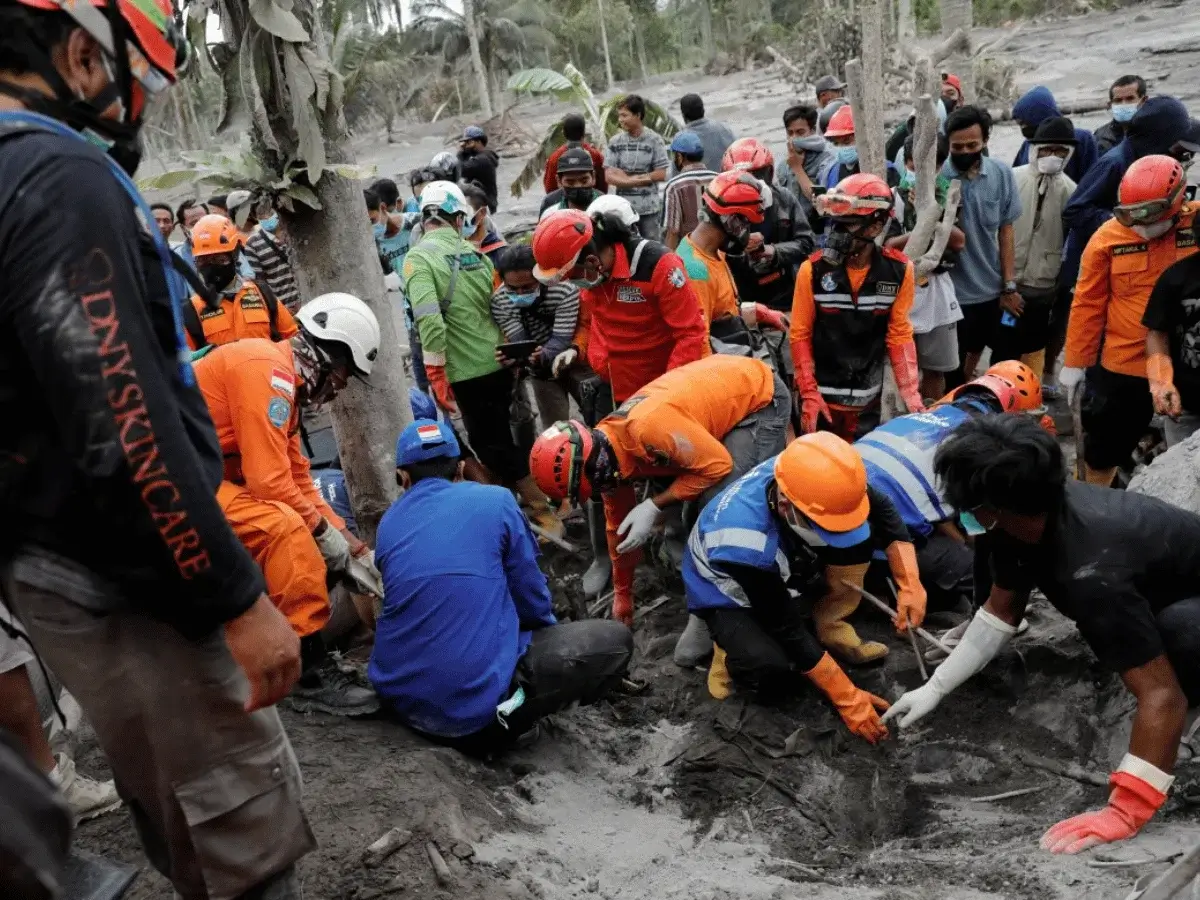 Indonesian Rescuers Save Lives After Volcanic Eruption - aamnewshub.com