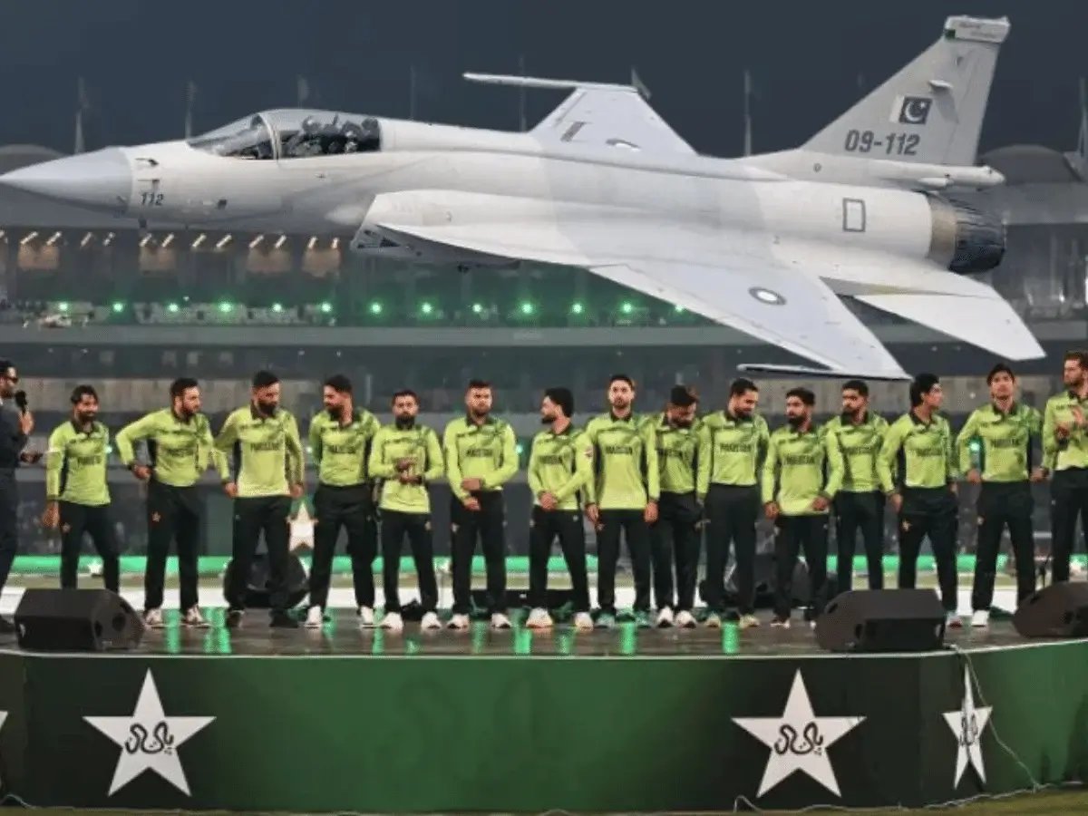 Australian Cricket Squad Arrives in Pakistan for 2025 Champions Trophy - AAMNEWSHUB.COM (1)