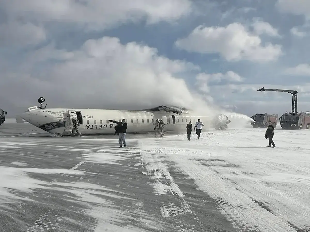 Delta Jet Overturns On Landing In Toronto Amid Heavy Snowstorm - AAMNEWSHUB.COM