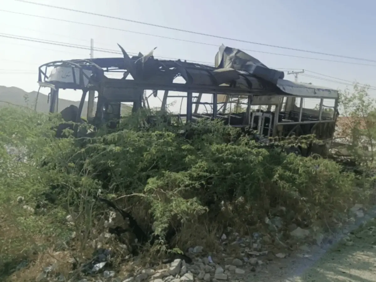 Four Children Died In A School Bus Explosion In Khuzdar, Balochistan - AAMNEWSHUB.COM