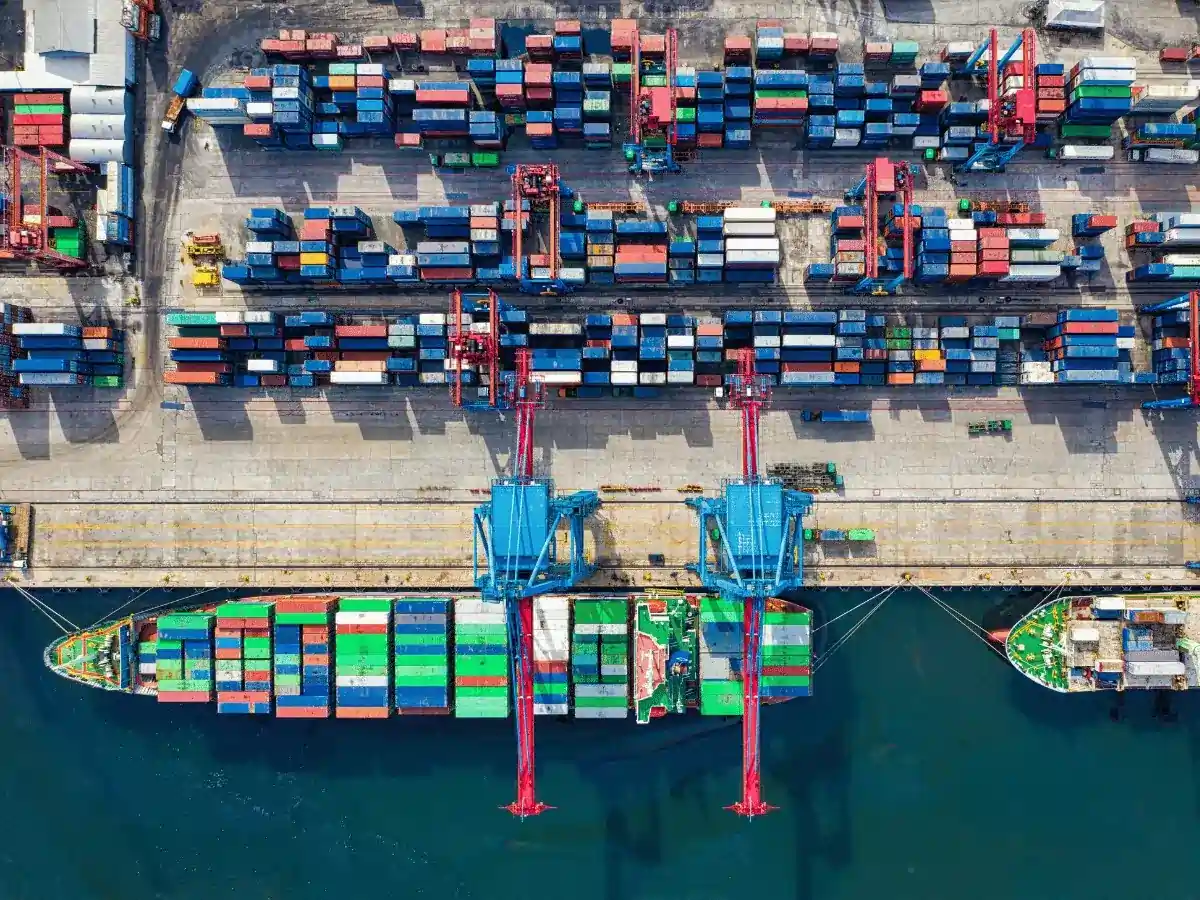 Pakistan’s Trade Deficit Decreases In May 2025 - AAMNEWSHUB.COM